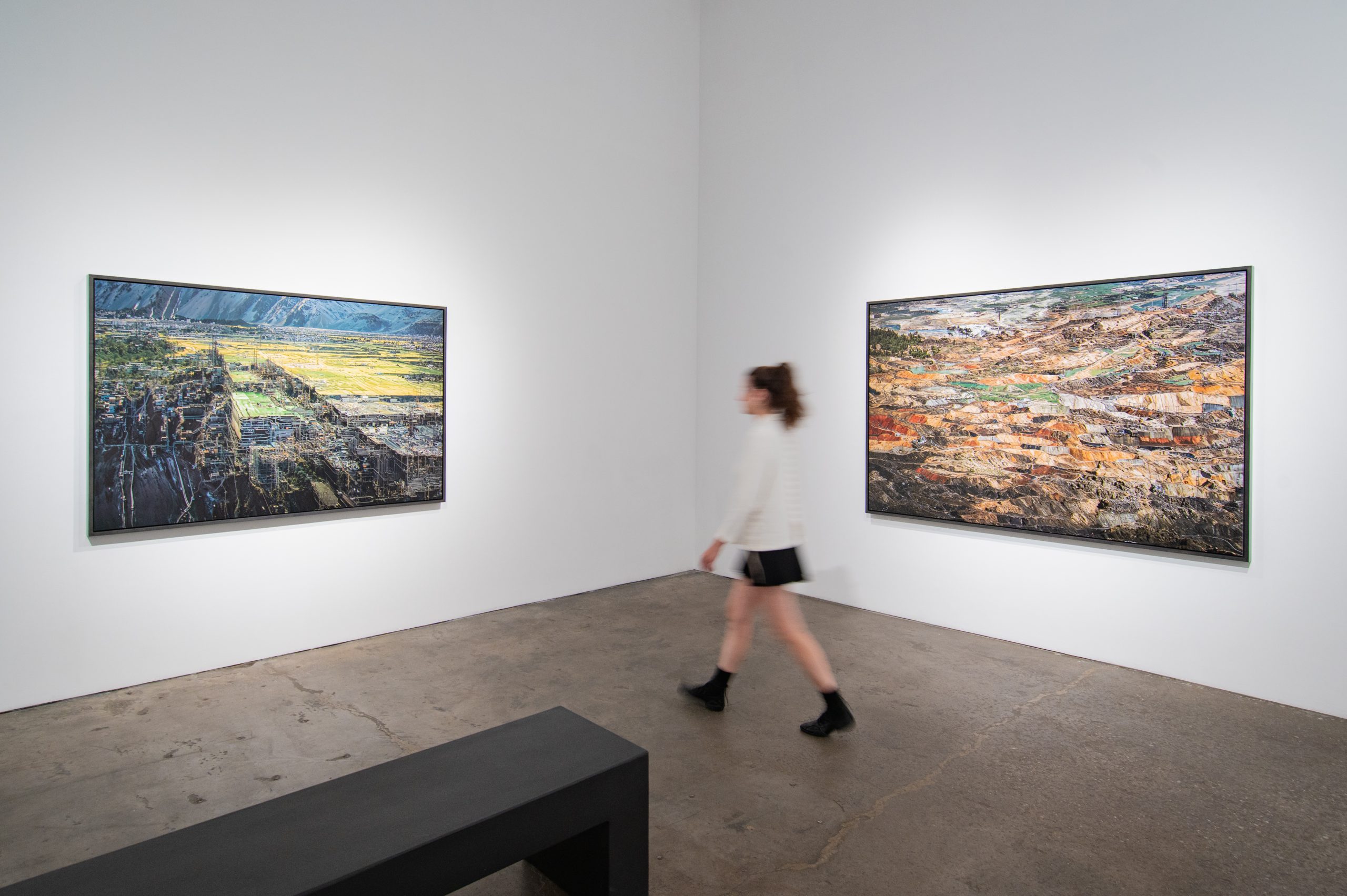 Burtynsky ve Avcıoğlu’nun Çığır Açan Yapay Zekâ Sergisi New York’ta Açıldı 6 HEFTGALLERY PHOTOBY@LARUFOTO LUISRUIZ SEPT 2025 0005 scaled