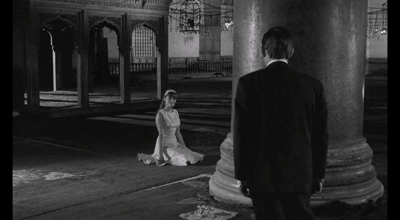 L'immortelle: Zaman, Hafıza ve Hayaletlerin Şehri 1 limmortelle zaman hafiza ve hayaletlerin sehri 2